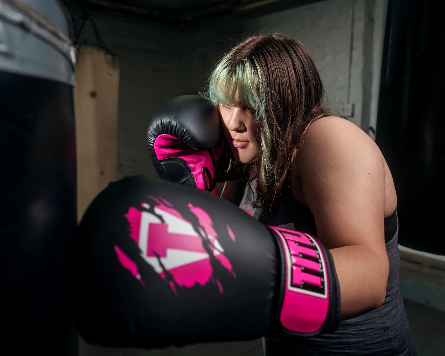 TITLE Classic Shredded Boxing Gloves 8 TITLE Classic Shredded Boxing Gloves - Image 6