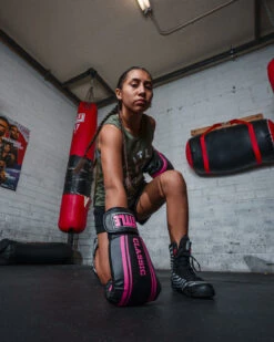 TITLE Classic Speed Boxing Gloves 40 TITLE Classic Speed Boxing Gloves -Knockout Gear CABG12BKPK 1