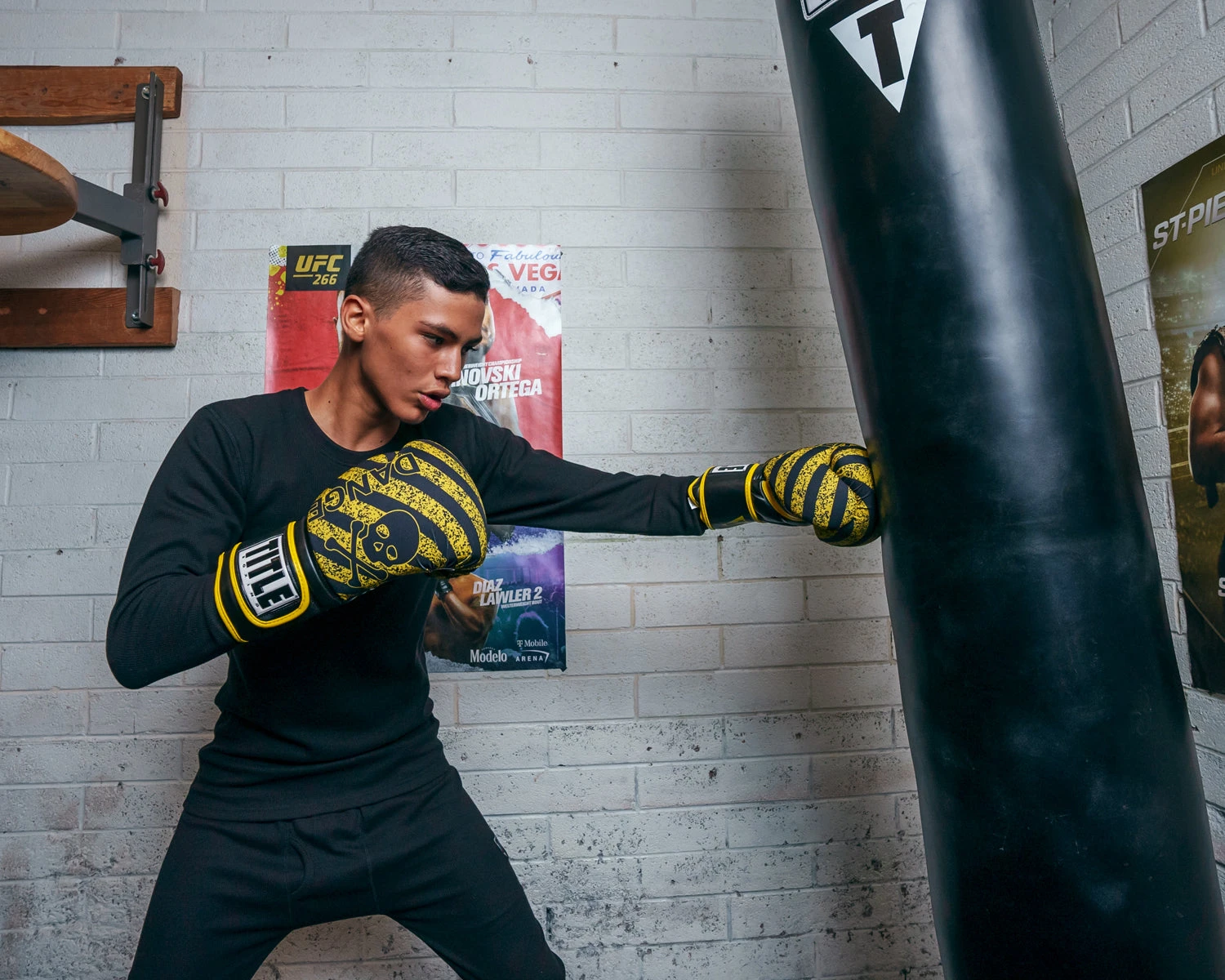 TITLE Boxing Infused Foam Danger Bag Gloves 9 TITLE Boxing Infused Foam Danger Bag Gloves - Image 7