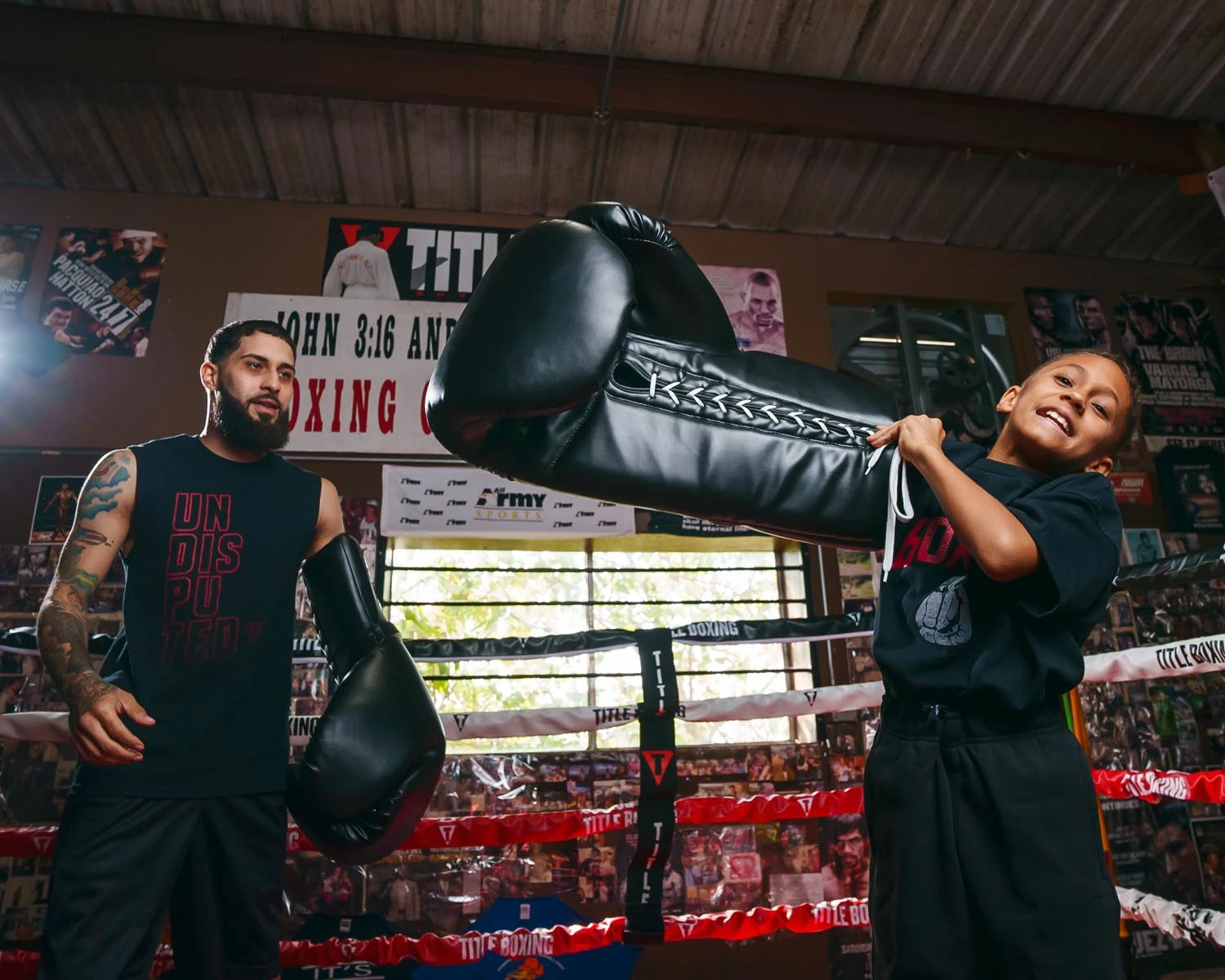 TITLE Boxing Jumbo Boxing Gloves 2.0 21 TITLE Boxing Jumbo Boxing Gloves 2.0 - Image 19