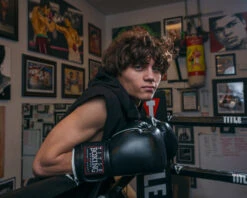 TITLE Boxing Old School Leather Bag Gloves 2.0 25 TITLE Boxing Old School Leather Bag Gloves 2.0 -Knockout Gear OSLBG2BK 4 2