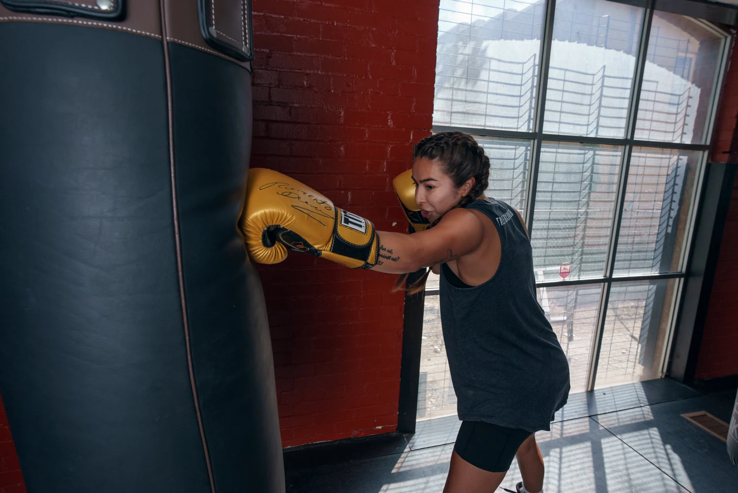 TITLE Boxing Roberto Duran Leather Training Gloves 9 TITLE Boxing Roberto Duran Leather Training Gloves - Image 8