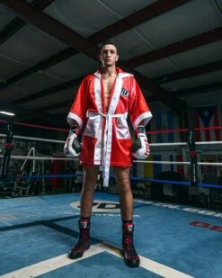 TITLE Boxing Pro Fingertip Robe 2.0 41 TITLE Boxing Pro Fingertip Robe 2.0 -Knockout Gear TSRF2RDWH 1