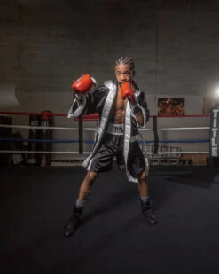 TITLE Boxing Fingertip Robe 27 TITLE Boxing Fingertip Robe -Knockout Gear TSRFBKWH 2