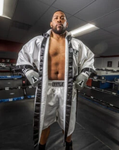 TITLE Boxing Full Length Robe -Knockout Gear TSRFLWHBK