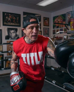 TITLE Boxing Valiant Punch Mitts 15 TITLE Boxing Valiant Punch Mitts -Knockout Gear VLTPMBKSV 3