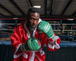 TITLE Boxing Limited Edition Deck The Halls Bag Gloves -Knockout Gear XMASBGGN 3